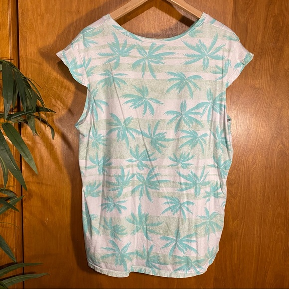 Disney Parks Disneyland Cap Flutter Sleeve T-Shirt XXL - Picture 2 of 7